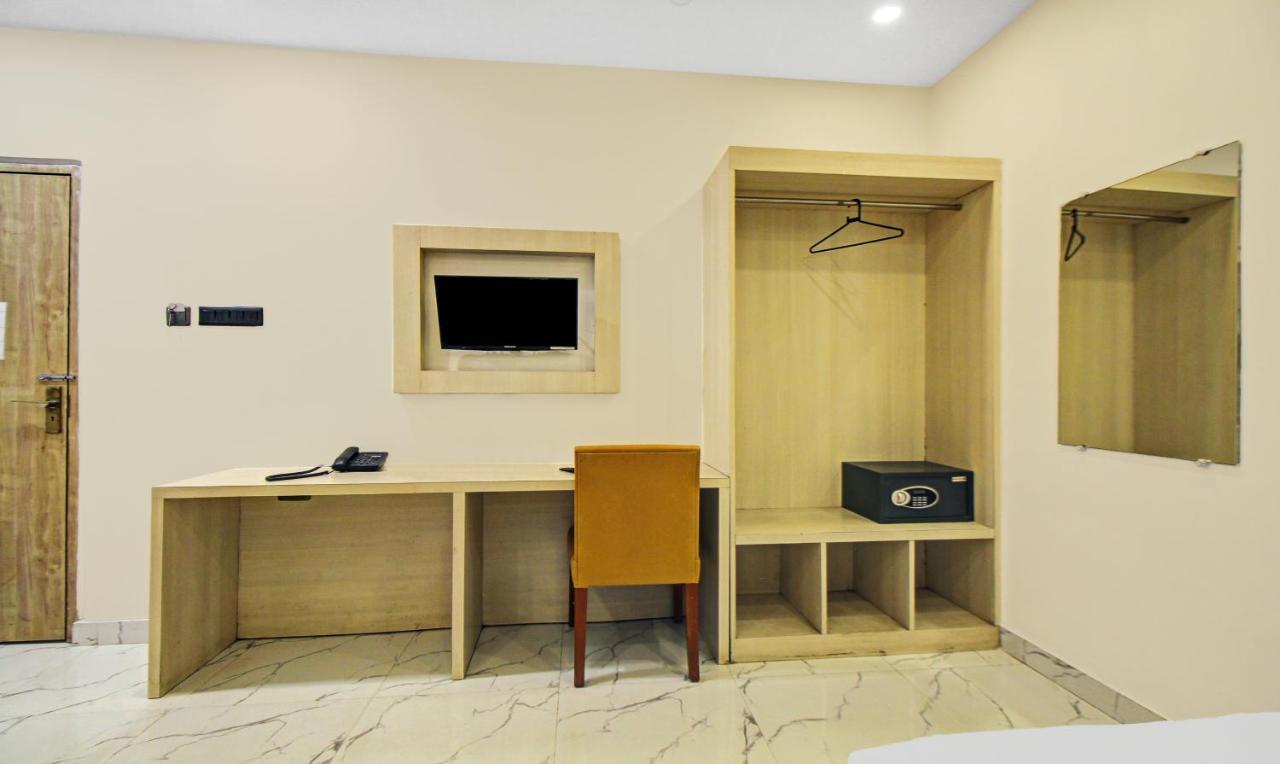 Itsy Hotels Transit Express Колката Екстериор снимка