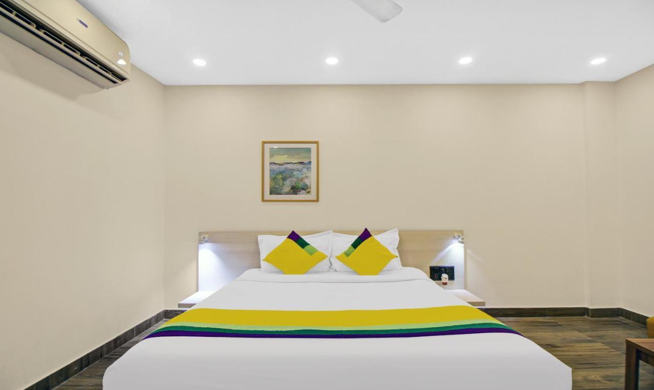 Itsy Hotels Transit Express Колката Екстериор снимка
